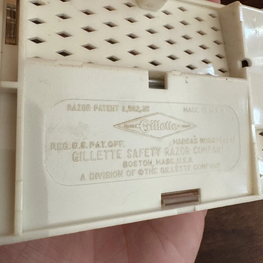 Vintage 1960s Gillette Flare Tip Super Speed G1 Safety Razor‎ & Case Platinum